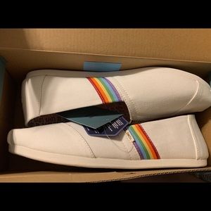 🌈 Toms pride classic size 11 never worn
